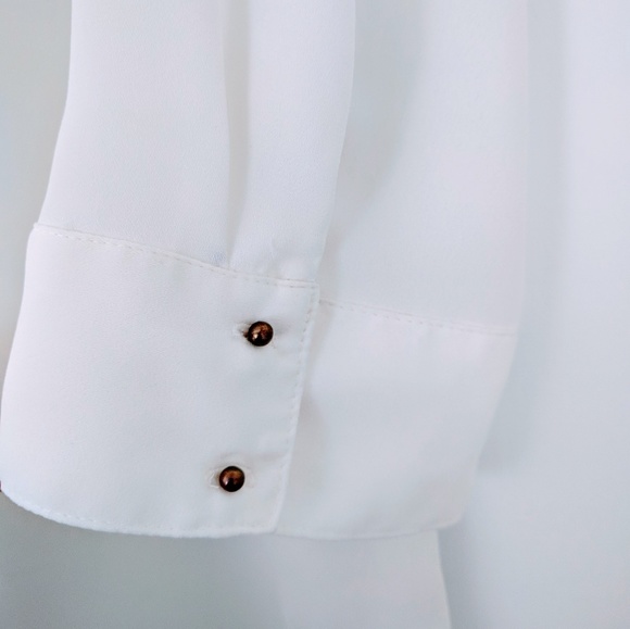 Express Shear Off White & Black Detail Blouse - Picture 4 of 7